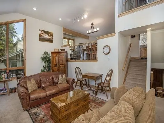 Apart Daire (ColdStream Townhome 19)