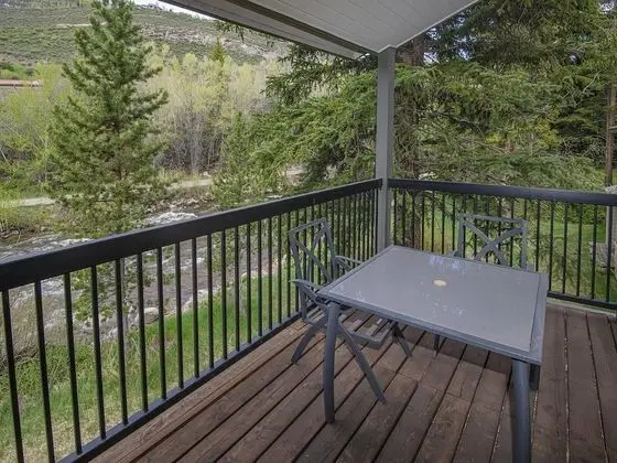 Apart Daire (ColdStream Townhome 19)
