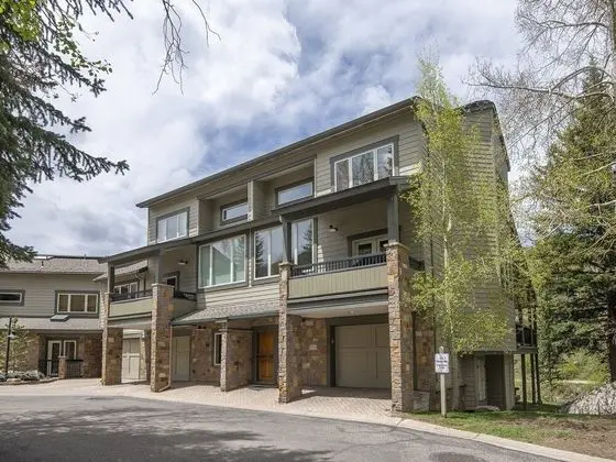 Apart Daire (ColdStream Townhome 19)