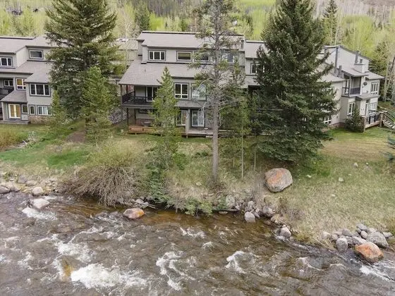 Apart Daire (ColdStream Townhome 19)