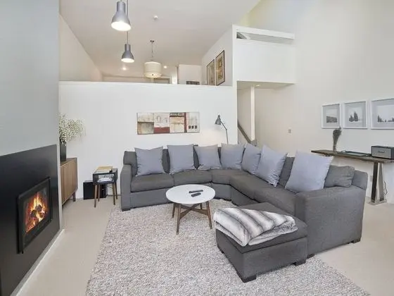 Apart Daire (Coldstream Townhome 7)