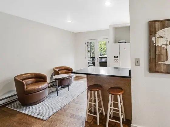 Apart Daire (Coldstream Townhome 7)