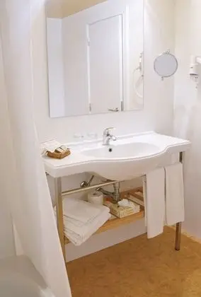 Standard Tek Büyük veya İki Ayrı Yataklı Oda