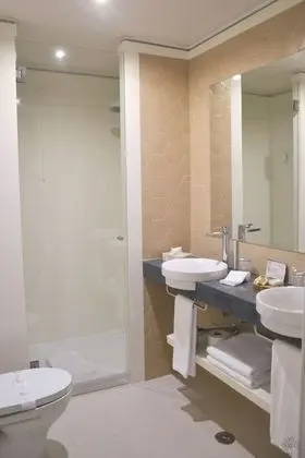 Superior Tek Büyük veya İki Ayrı Yataklı Oda