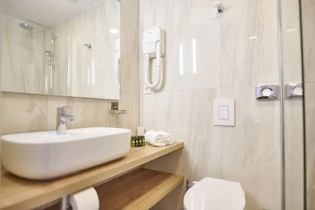 Tek Büyük veya İki Ayrı Yataklı Oda, Teras, Denize Bakan