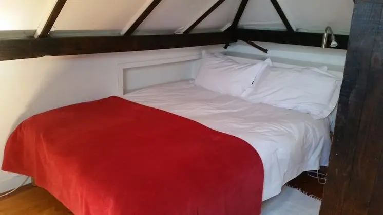 Open plan loft room 1