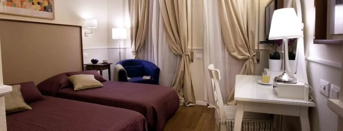 Tek Büyük veya İki Ayrı Yataklı Oda, Balkon