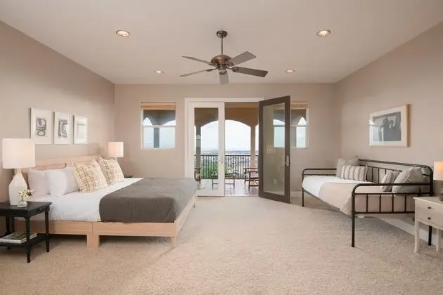 Villa (6 Bedrooms)