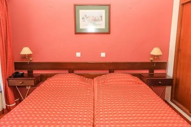 Tek Büyük veya İki Ayrı Yataklı Oda