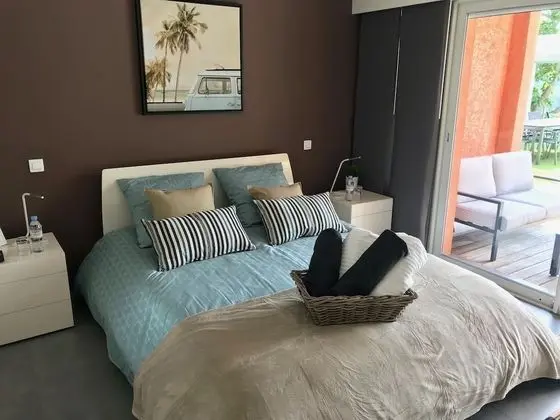 Deluxe Tek Büyük Yataklı Oda, 1 Yatak Odası, Havuz Manzaralı