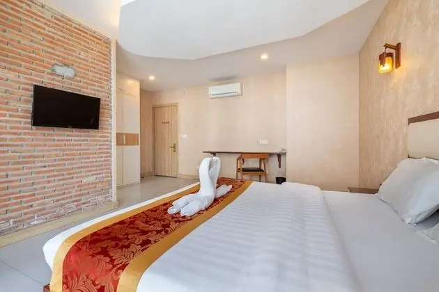 Large Double Room with City View