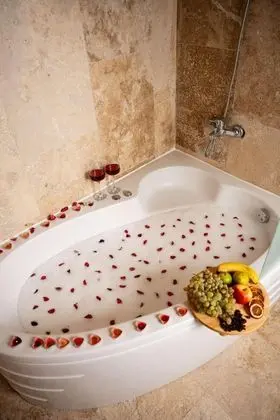 Grand Suite,    , Şömineli ve Jakuzili