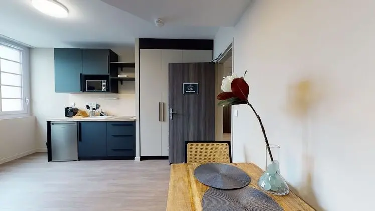 Stüdyo, Banyolu/Duşlu (L'Île aux Oiseaux)