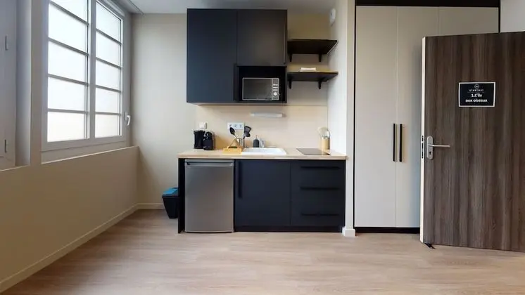 Stüdyo, Banyolu/Duşlu (L'Île aux Oiseaux)