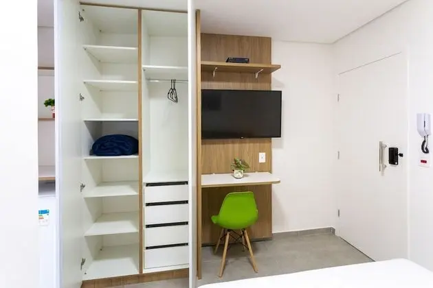 City Tek Büyük Yataklı Oda