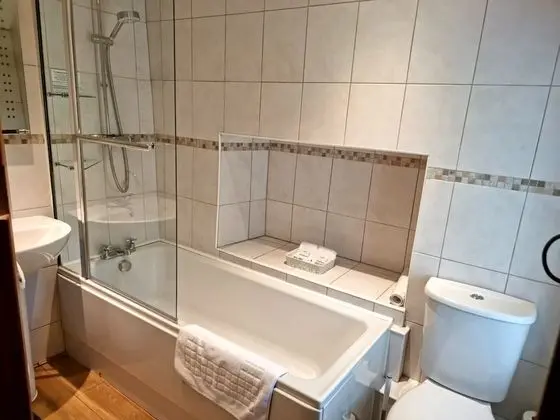 Classic Tek Büyük Yataklı Oda
