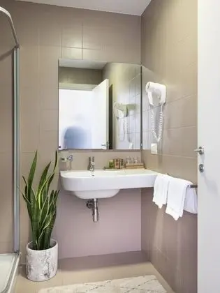 Comfort Tek Büyük Yataklı Oda, Bahçe Manzaralı