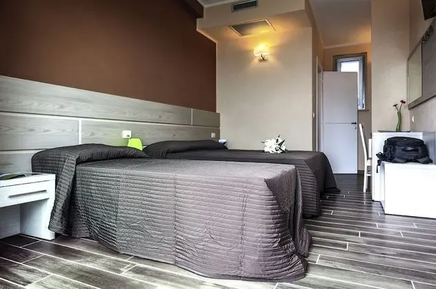 Tek Büyük veya İki Ayrı Yataklı Oda