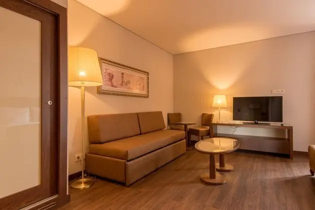 Süit (Solar Luistano)