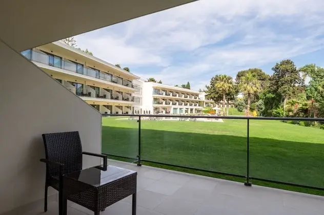 Tek Büyük veya İki Ayrı Yataklı Oda, Balkon