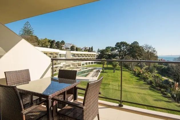 Tek Büyük veya İki Ayrı Yataklı Oda, Balkon