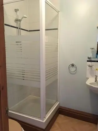 İki Ayrı Yataklı Oda, Banyolu/Duşlu