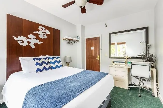 Premium Oda, 1 Büyük (Queen) Boy Yatak, Özel Banyo