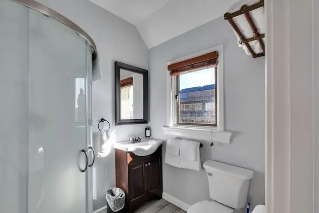Premium Oda, 1 Büyük (Queen) Boy Yatak, Özel Banyo