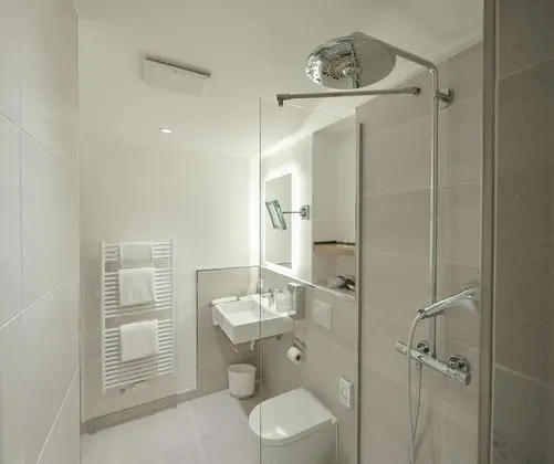 Premium Tek Büyük Yataklı Oda