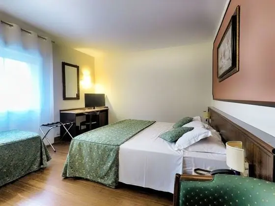 Comfort Tek Büyük Yataklı Oda