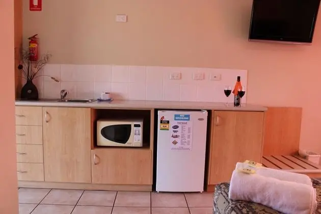 Standard Stüdyo, Sigara İçilmez (Studio Suite)