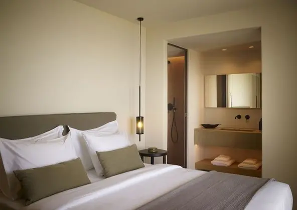 Deluxe Pool Experience Suite Sea View