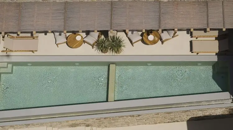 Deluxe Pool Experience Suite Sea View