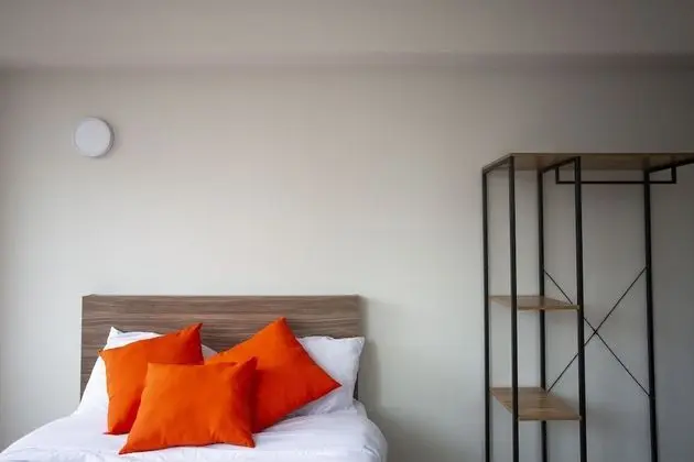 Comfort Tek Büyük Yataklı Oda