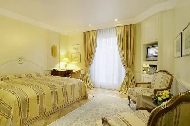 Deluxe Tek Büyük Yataklı Oda