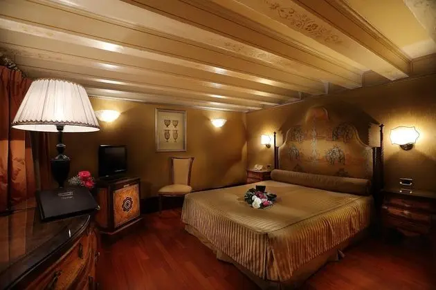 Classic Tek Büyük veya İki Ayrı Yataklı Oda