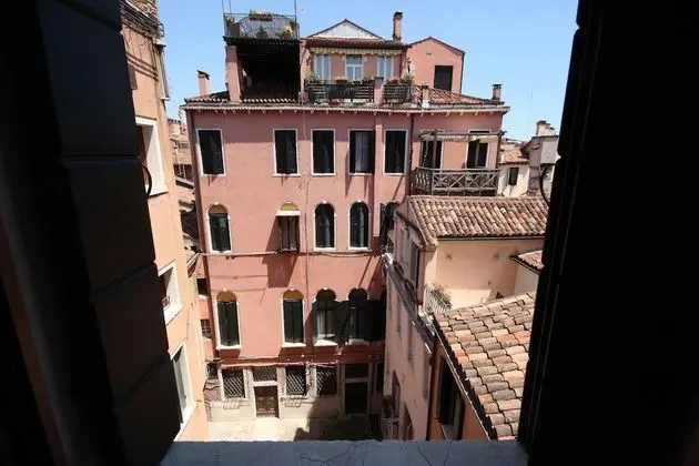 Classic Tek Büyük veya İki Ayrı Yataklı Oda