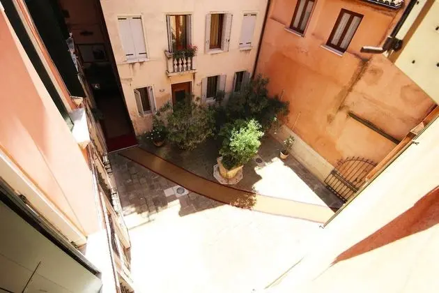 Classic Tek Büyük veya İki Ayrı Yataklı Oda