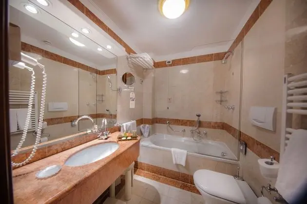 Classic Tek Büyük veya İki Ayrı Yataklı Oda