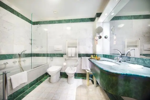 Junior Suite Deluxe Canal View