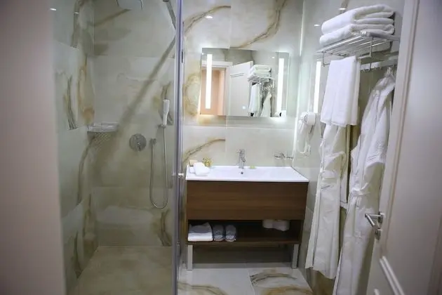 Deluxe Tek Büyük veya İki Ayrı Yataklı Oda