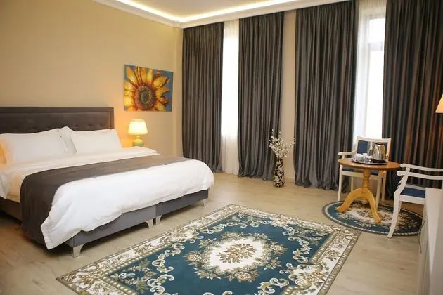 Deluxe Tek Büyük Yataklı Oda