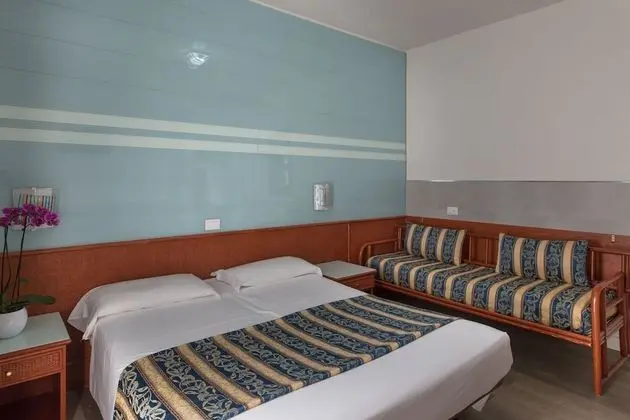 Standard Üç Kişilik Oda, Balkon