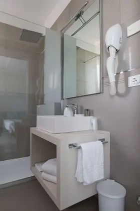 Tek Büyük Yataklı Oda (Elegance)