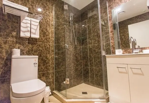 Standard Stüdyo, Penceresiz