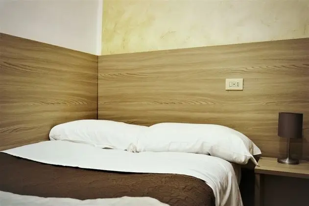 Basic Tek Büyük Yataklı Oda