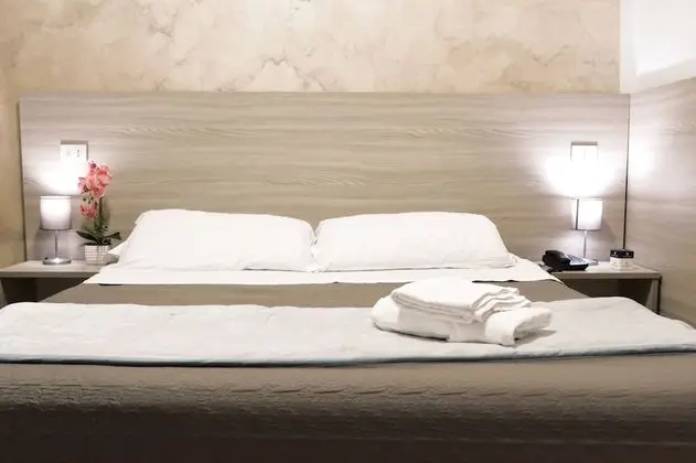 Büyük Yataklı Tek Kişilik Oda