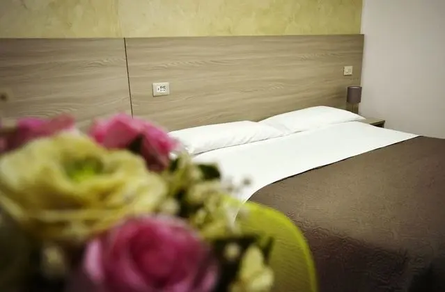 Büyük Yataklı Tek Kişilik Oda