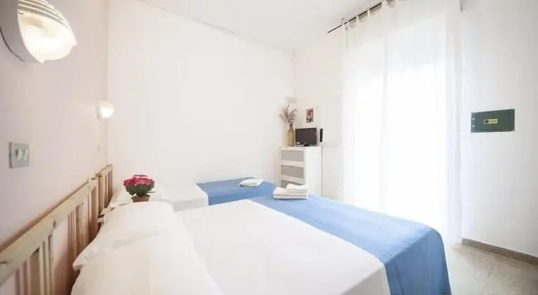 Üç Kişilik Oda