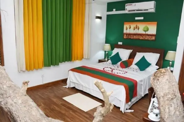 Honeymoon Tek Büyük Yataklı Oda